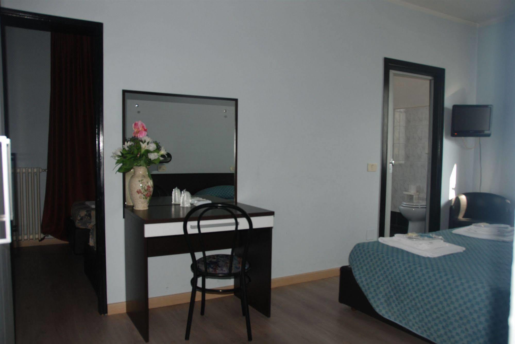 Hotel Olivi 살로 외부 사진