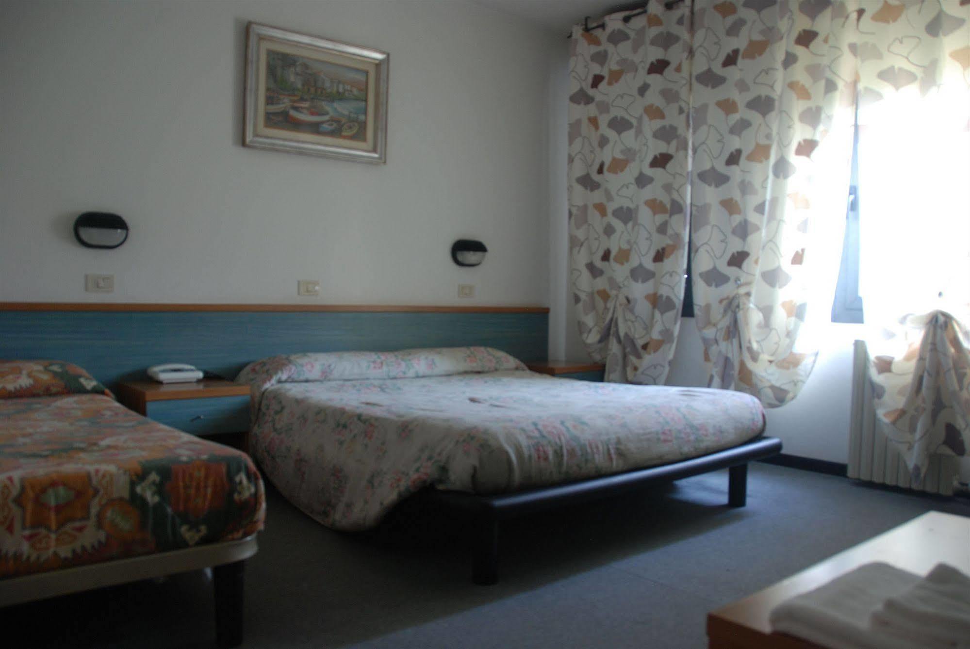 Hotel Olivi 살로 외부 사진