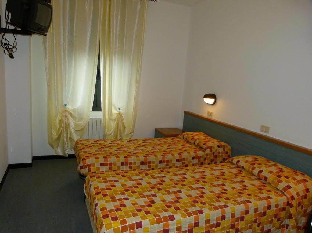 Hotel Olivi 살로 외부 사진